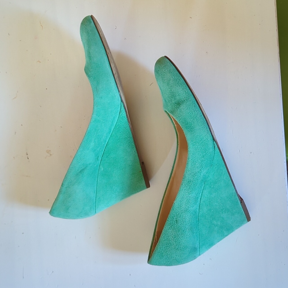 J. Crew Green Suede Wedge Heels 7 - Picture 4 of 9